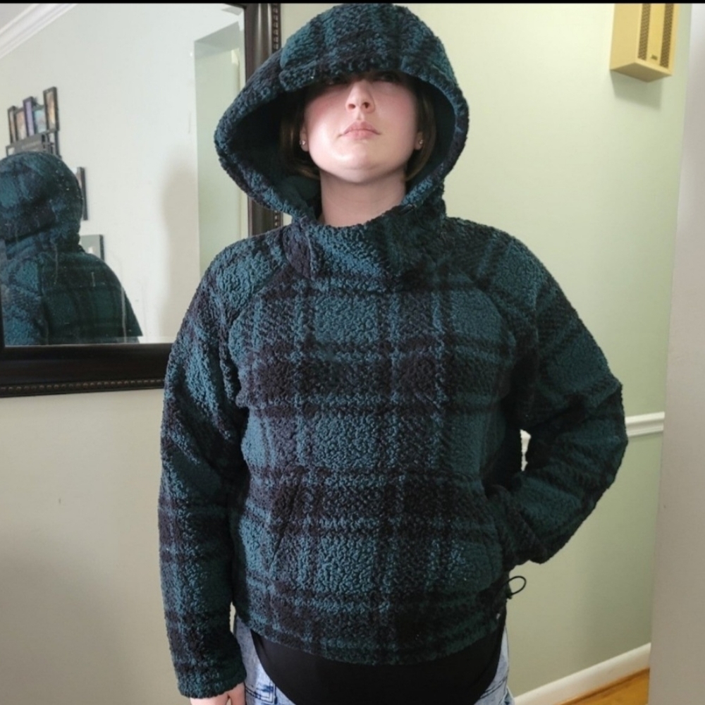 VS Green Plaid Sherpa Hoodie Sm